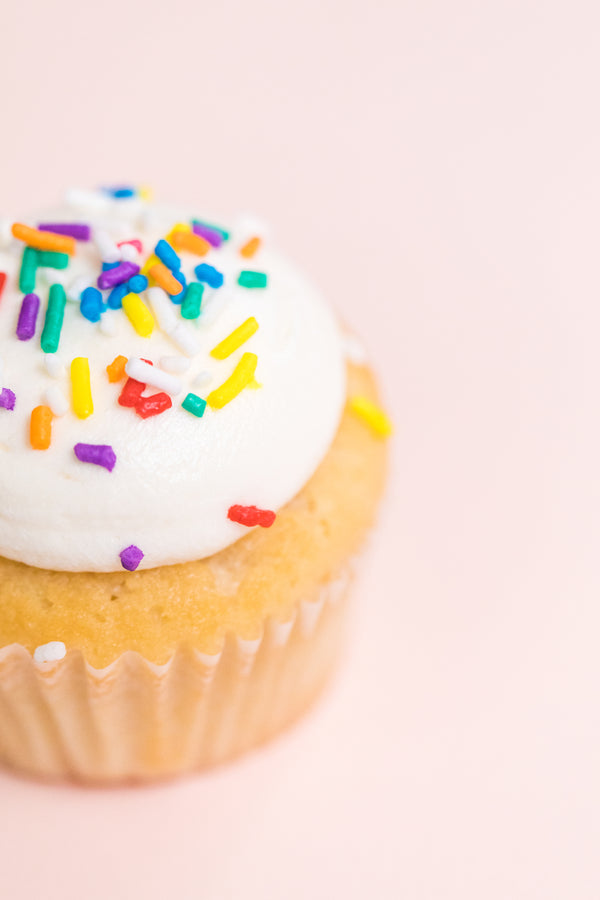 Vanilla Cream Sprinkle Cupcakes