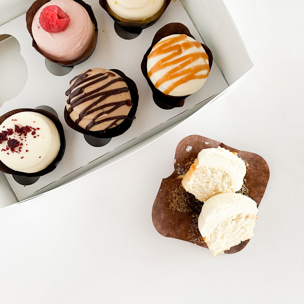 Cake Tasting Box Dolce Bakery